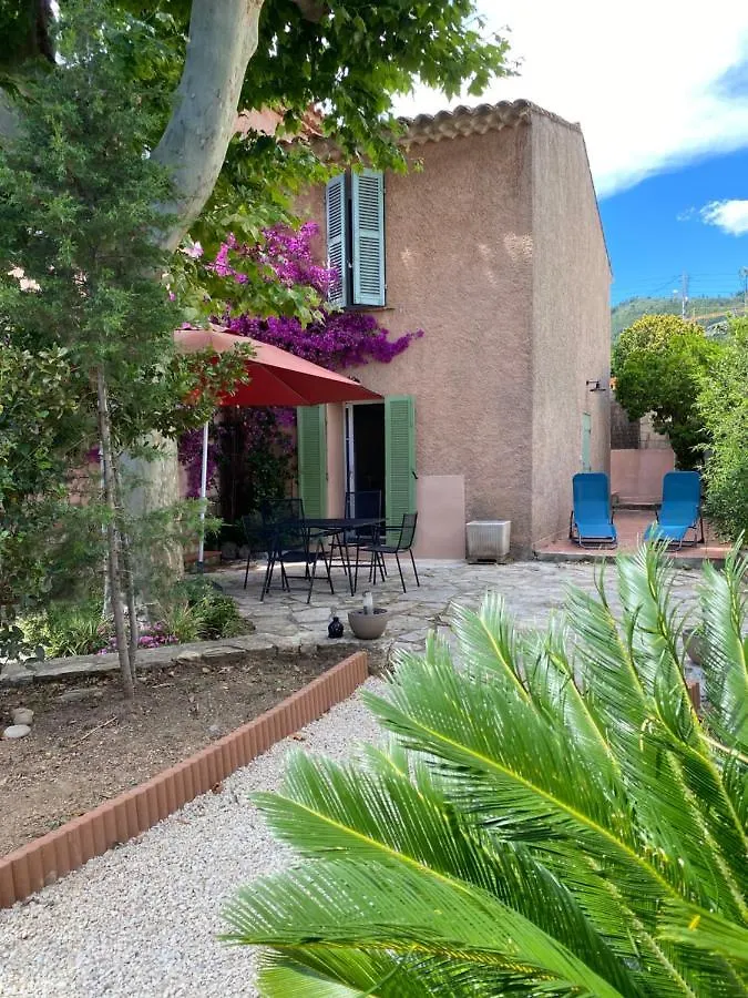 Villa Petite maison au calme avec jardin clim et parking à Toulon