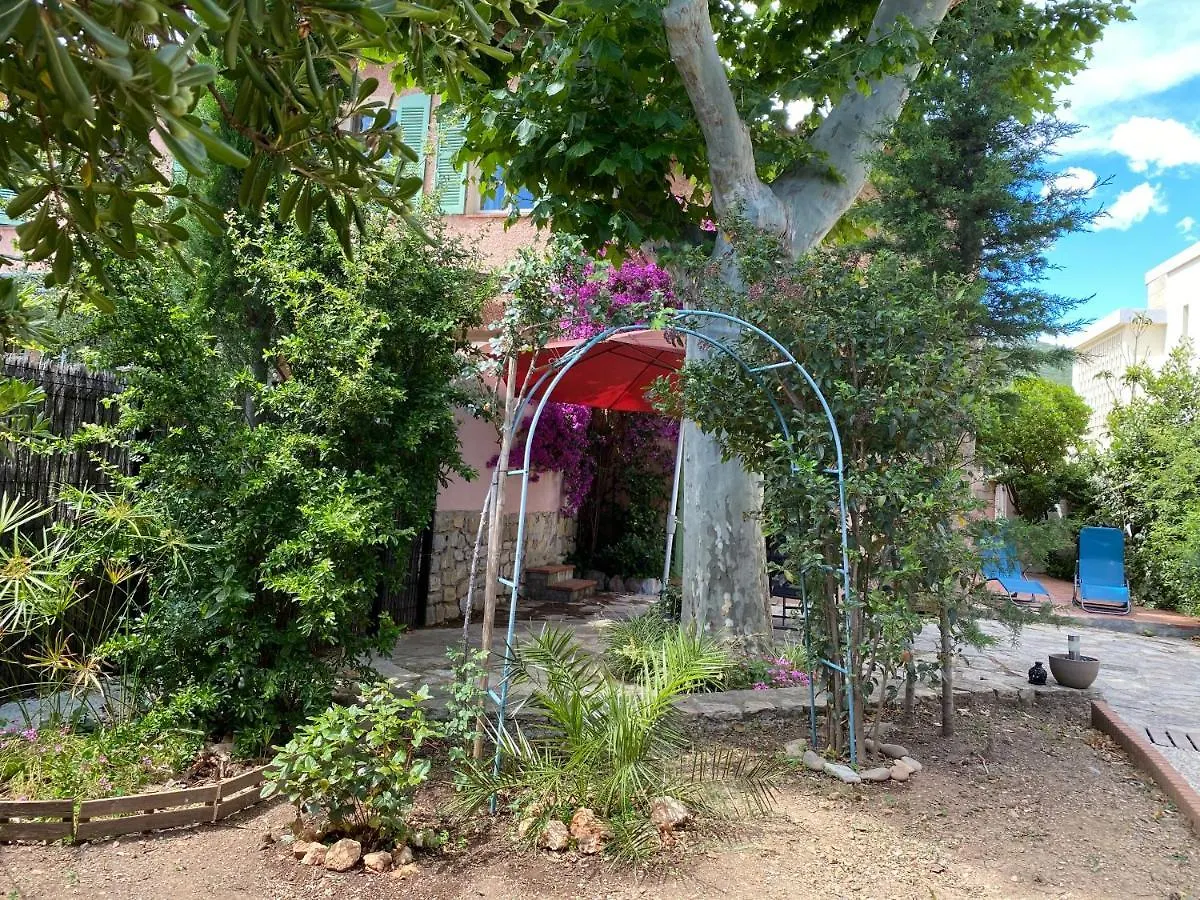 Villa Petite maison au calme avec jardin clim et parking à Toulon 0*,  France